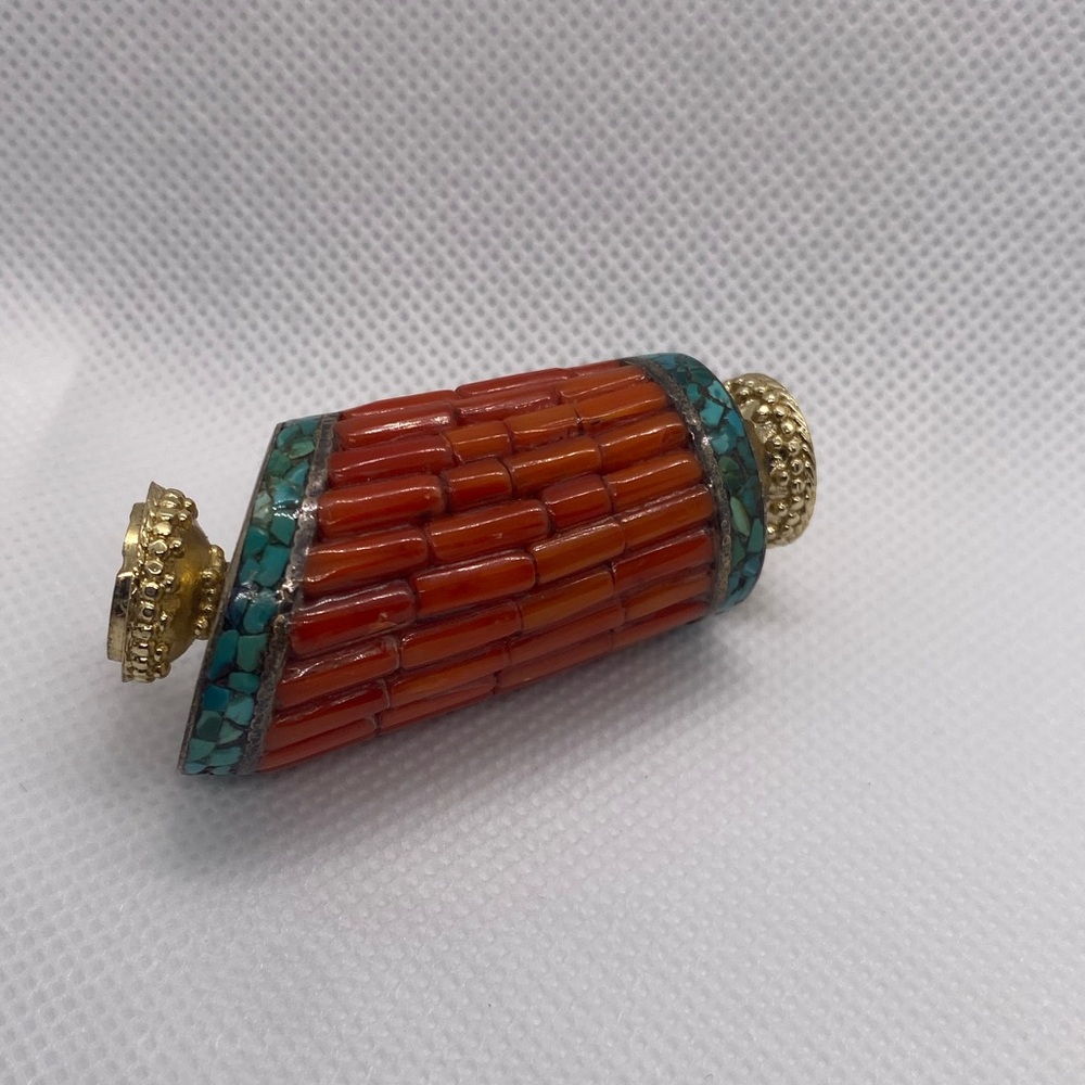 CLARA WILLIAMS TIBETAN CARNELIAN centerpiece